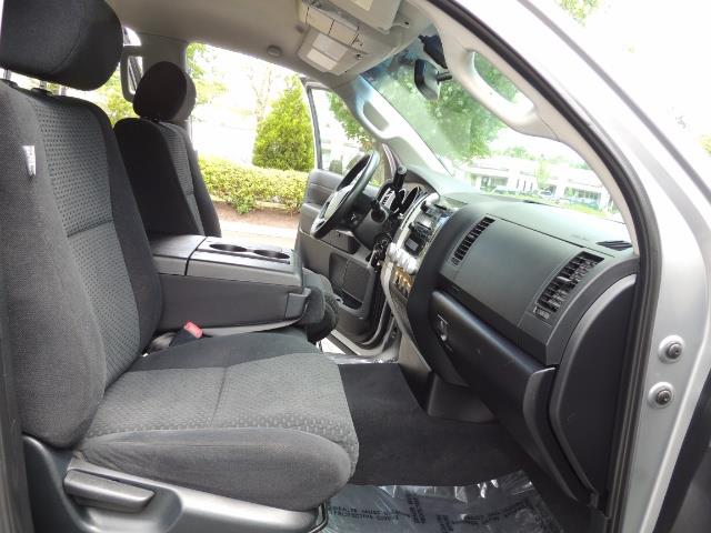 2007 Toyota Tundra 4X4 5.7L Double Cab / Long Bed / 1-Owner / LIFTED - Photo 17 - Portland, OR 97217