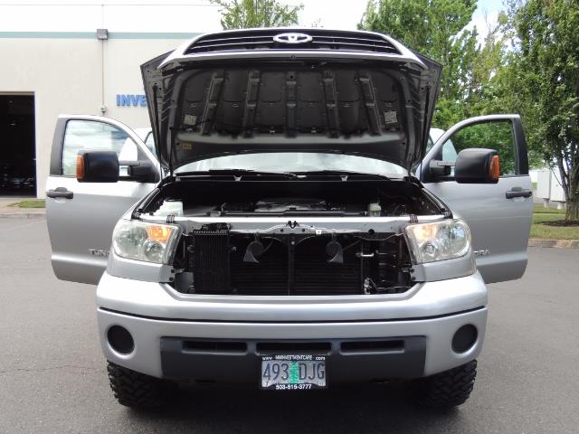 2007 Toyota Tundra 4X4 5.7L Double Cab / Long Bed / 1-Owner / LIFTED - Photo 30 - Portland, OR 97217