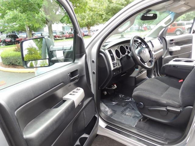 2007 Toyota Tundra 4X4 5.7L Double Cab / Long Bed / 1-Owner / LIFTED - Photo 13 - Portland, OR 97217