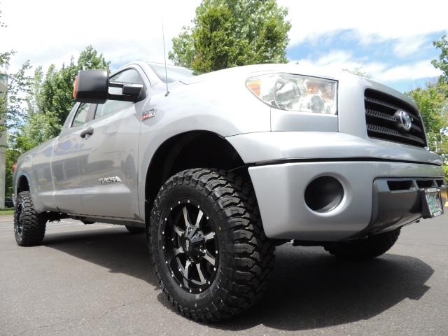 2007 Toyota Tundra 4X4 5.7L Double Cab / Long Bed / 1-Owner / LIFTED - Photo 10 - Portland, OR 97217