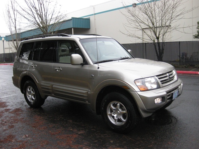 2002 Mitsubishi Montero Limited / 4WD / V6 / 3RD Seat / Leather / Loaded - Photo 2 - Portland, OR 97217