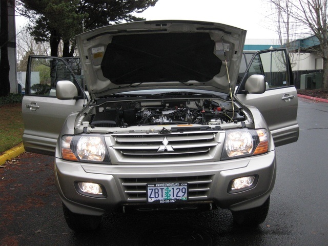 2002 Mitsubishi Montero Limited / 4WD / V6 / 3RD Seat / Leather / Loaded - Photo 16 - Portland, OR 97217