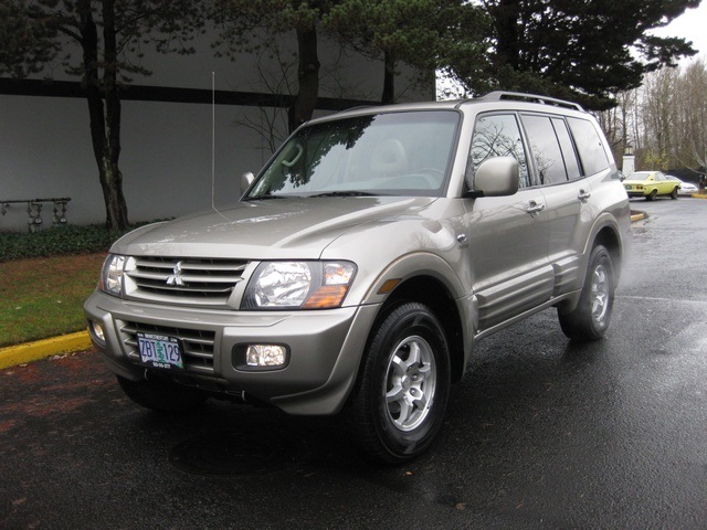 2002 Mitsubishi Montero Limited / 4WD / V6 / 3RD Seat / Leather / Loaded - Photo 1 - Portland, OR 97217