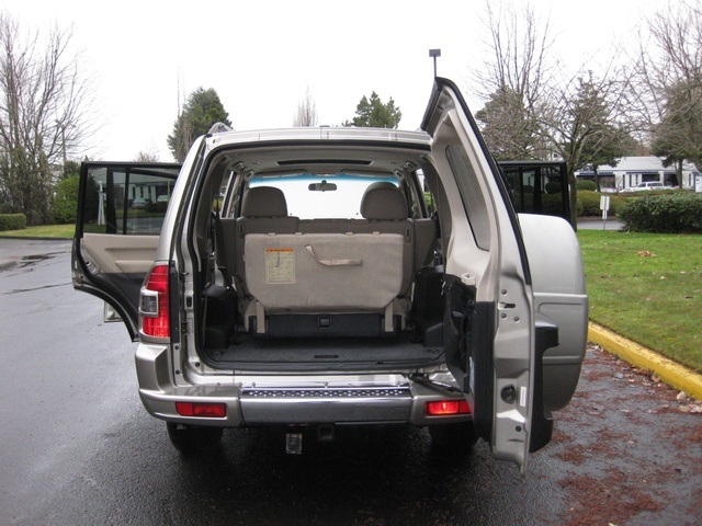 2002 Mitsubishi Montero Limited / 4WD / V6 / 3RD Seat / Leather / Loaded - Photo 15 - Portland, OR 97217