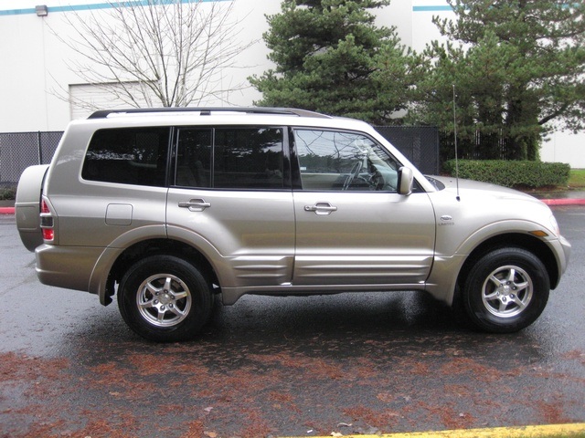 2002 Mitsubishi Montero Limited / 4WD / V6 / 3RD Seat / Leather / Loaded - Photo 4 - Portland, OR 97217