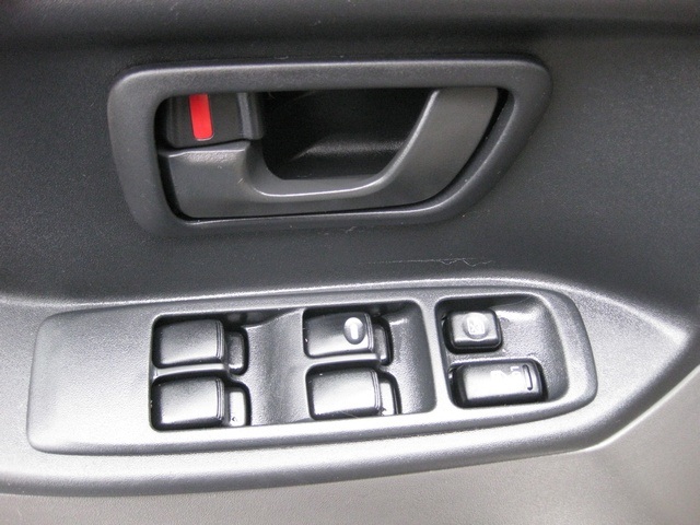 2002 Mitsubishi Montero Limited / 4WD / V6 / 3RD Seat / Leather / Loaded - Photo 19 - Portland, OR 97217