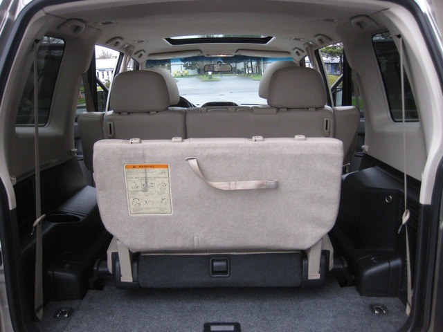 2002 Mitsubishi Montero Limited / 4WD / V6 / 3RD Seat / Leather / Loaded - Photo 25 - Portland, OR 97217