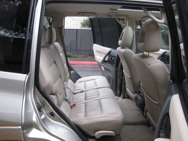 2002 Mitsubishi Montero Limited / 4WD / V6 / 3RD Seat / Leather / Loaded - Photo 24 - Portland, OR 97217