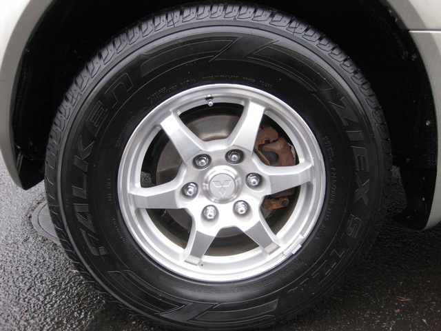 2002 Mitsubishi Montero Limited / 4WD / V6 / 3RD Seat / Leather / Loaded - Photo 48 - Portland, OR 97217