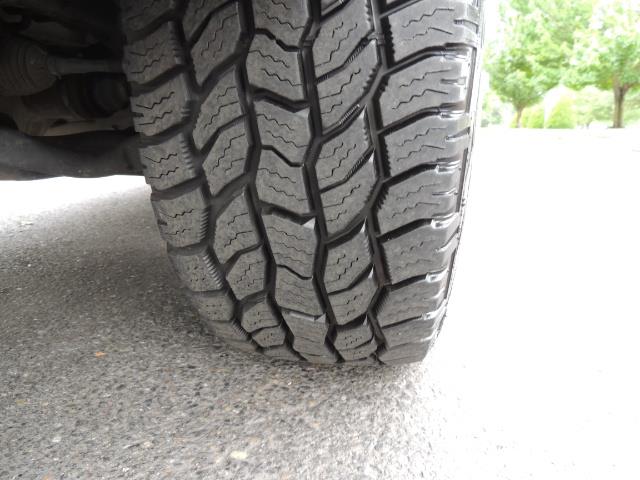 2010 Nissan Xterra X Sport Utility / 4WD / 6-SPEED MANUAL / 1-OWNER - Photo 24 - Portland, OR 97217