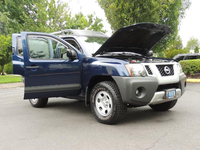 2010 Nissan Xterra X Sport Utility / 4WD / 6-SPEED MANUAL / 1-OWNER - Photo 31 - Portland, OR 97217