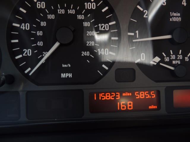 2005 BMW 325i / Sedan / Leather / Sunroof / LOW MILES - Photo 37 - Portland, OR 97217