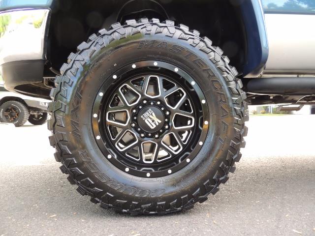 2003 Dodge Ram 2500 SLT / 4X4 / 5.9L Diesel HIGHOUTPUT/ 6-SPEED MANUAL - Photo 22 - Portland, OR 97217