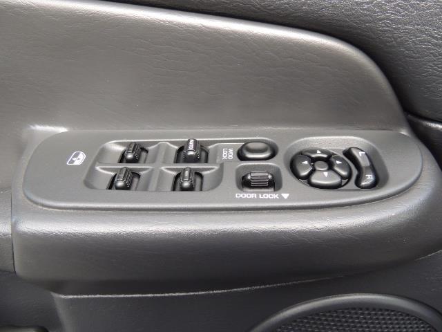 2003 Dodge Ram 2500 SLT / 4X4 / 5.9L Diesel HIGHOUTPUT/ 6-SPEED MANUAL - Photo 32 - Portland, OR 97217