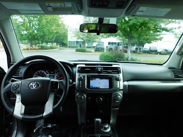 2016 Toyota 4Runner SR5 / 4X4 / Navigation / Back up camera / Execl Co - Photo 34 - Portland, OR 97217