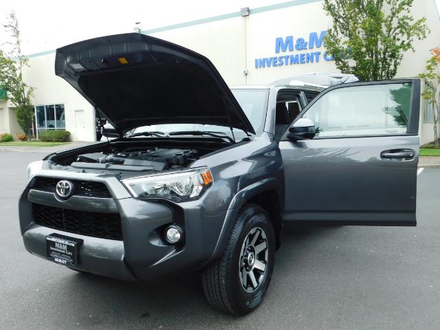 2016 Toyota 4Runner SR5 / 4X4 / Navigation / Back up camera / Execl Co - Photo 25 - Portland, OR 97217