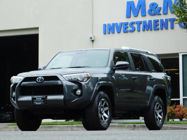 2016 Toyota 4Runner SR5 / 4X4 / Navigation / Back up camera / Execl Co - Photo 1 - Portland, OR 97217