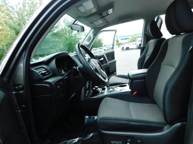 2016 Toyota 4Runner SR5 / 4X4 / Navigation / Back up camera / Execl Co - Photo 14 - Portland, OR 97217