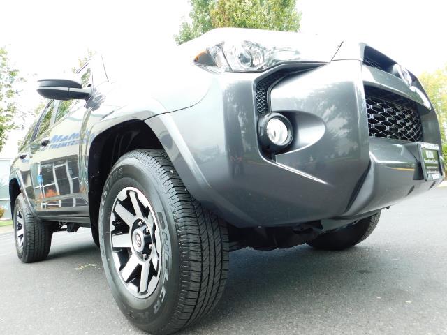 2016 Toyota 4Runner SR5 / 4X4 / Navigation / Back up camera / Execl Co - Photo 10 - Portland, OR 97217