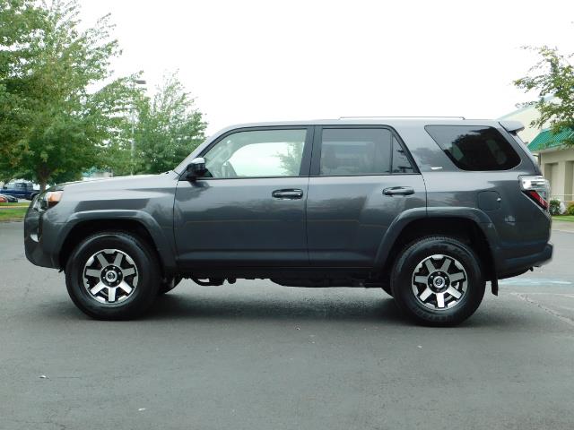 2016 Toyota 4Runner SR5 / 4X4 / Navigation / Back up camera / Execl Co - Photo 3 - Portland, OR 97217
