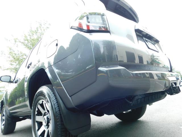 2016 Toyota 4Runner SR5 / 4X4 / Navigation / Back up camera / Execl Co - Photo 11 - Portland, OR 97217