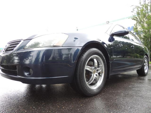 2005 Nissan Altima 3.5 SE / Sedan / Automatic / 6 Cyl - Photo 9 - Portland, OR 97217