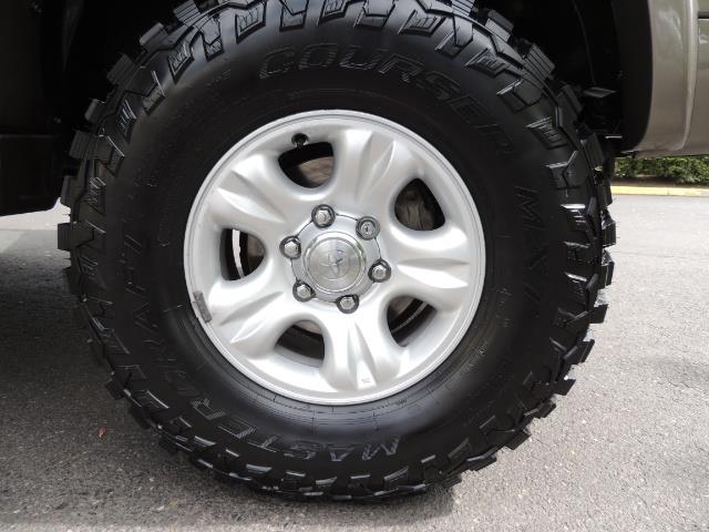 1999 Toyota 4Runner Limited 4WD / V6 / Leather / Sunroof / LIFTED - Photo 30 - Portland, OR 97217