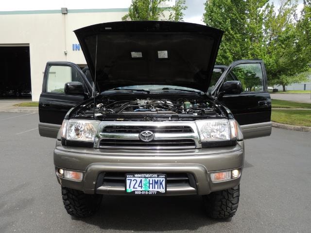 1999 Toyota 4Runner Limited 4WD / V6 / Leather / Sunroof / LIFTED - Photo 40 - Portland, OR 97217