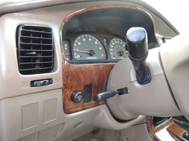 1999 Toyota 4Runner Limited 4WD / V6 / Leather / Sunroof / LIFTED - Photo 16 - Portland, OR 97217