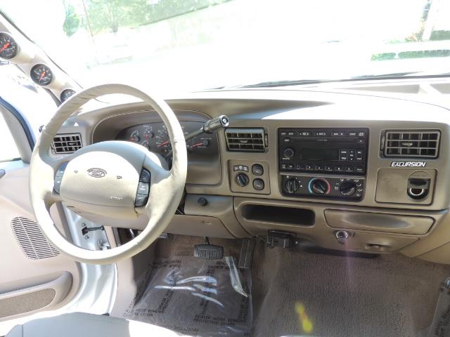 2001 Ford Excursion Limited / 4WD / 7.3L DIESEL / Excel Cond - Photo 20 - Portland, OR 97217