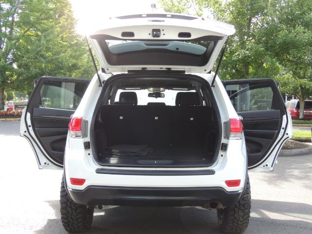 2015 Jeep Grand Cherokee Laredo / Sport Utility / 4WD / LIFTED LIFTED - Photo 17 - Portland, OR 97217