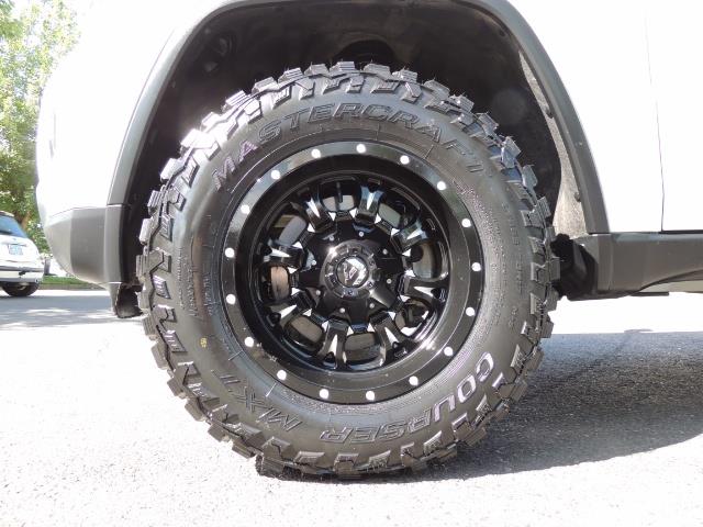2015 Jeep Grand Cherokee Laredo / Sport Utility / 4WD / LIFTED LIFTED - Photo 24 - Portland, OR 97217