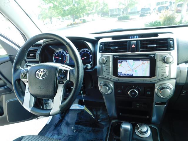 2016 Toyota 4Runner SR5 / 4WD / Navigation / backup camera / LIFTED - Photo 35 - Portland, OR 97217