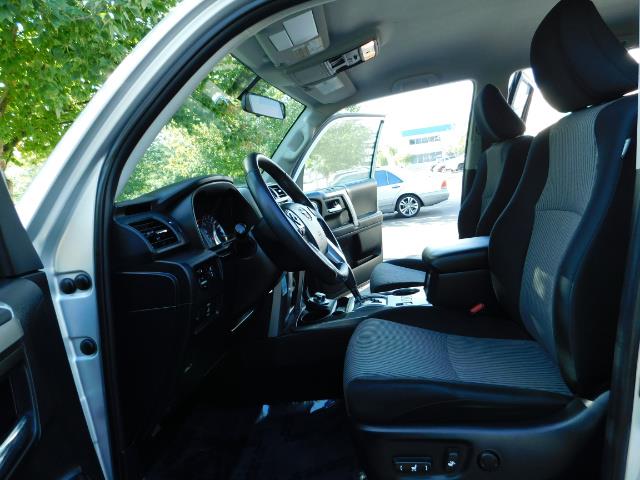 2016 Toyota 4Runner SR5 / 4WD / Navigation / backup camera / LIFTED - Photo 14 - Portland, OR 97217