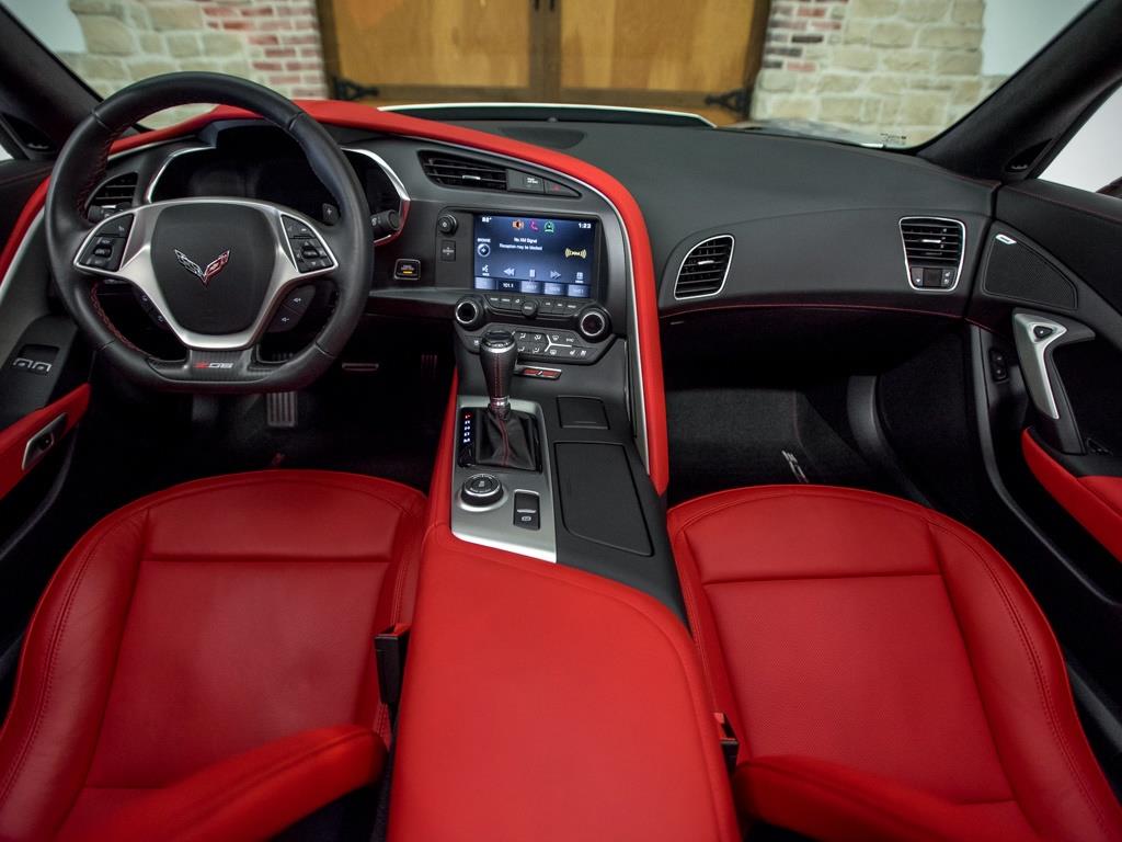 2015 Chevrolet Corvette Z06 3LT - Photo 2 - Springfield, MO 65802