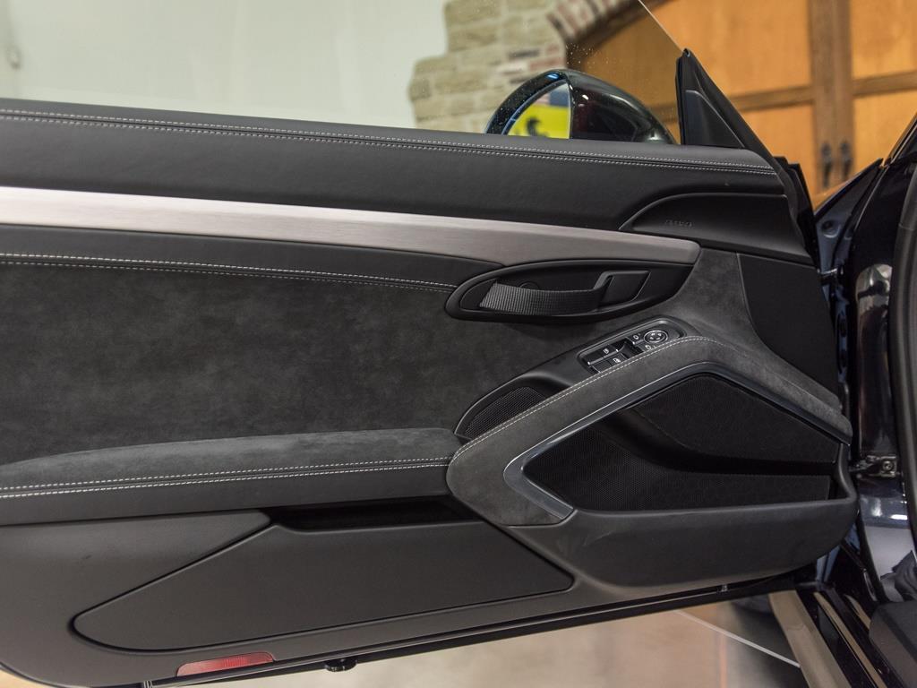 2016 Porsche Cayman GT4 - Photo 16 - Springfield, MO 65802