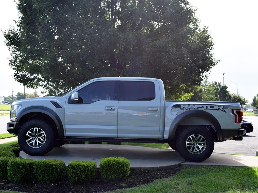 2017 Ford F-150 Raptor - Photo 8 - Springfield, MO 65802