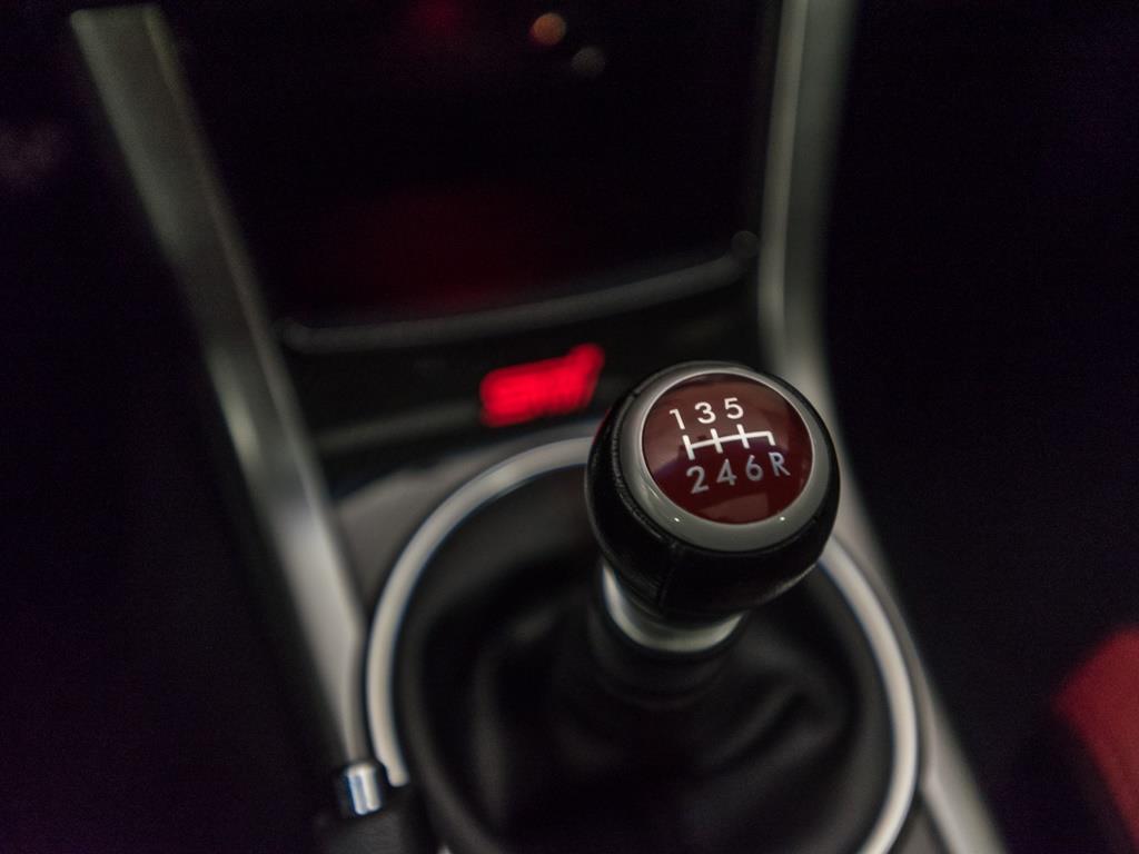 2015 Subaru WRX STI Limited - Photo 18 - Springfield, MO 65802