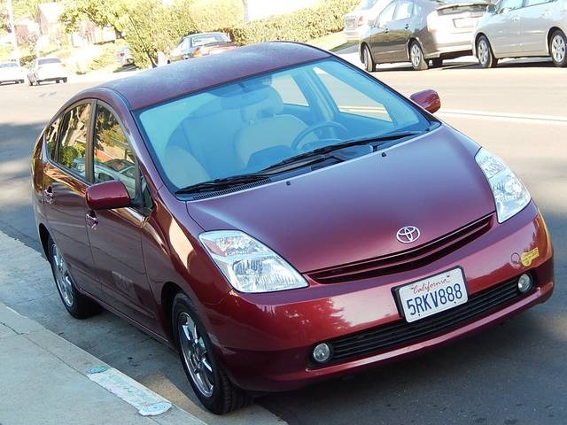 2005 toyota prius standard features #7