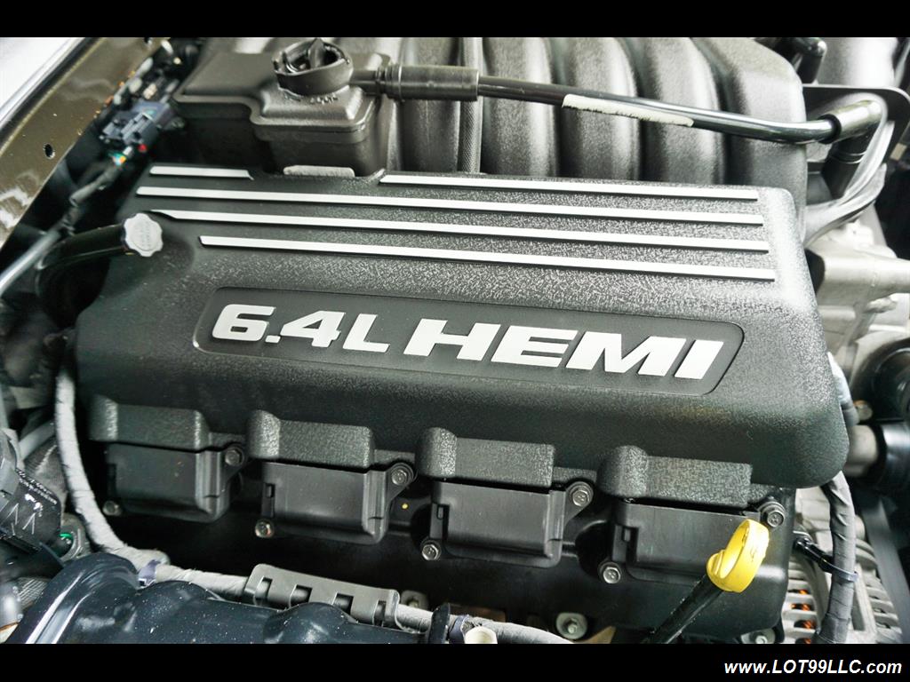 2014 Chrysler 300 Series SRT8 470 HP Loaded Panoramic Roof. - Photo 37 - Milwaukie, OR 97267