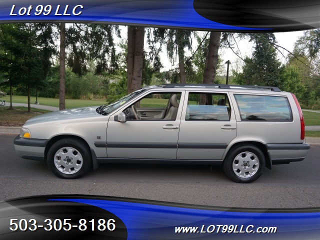 2000 Volvo V70 CROSS COUNTRY AWD SE,BRAND NEW TIRES. - Photo 1 - Milwaukie, OR 97267