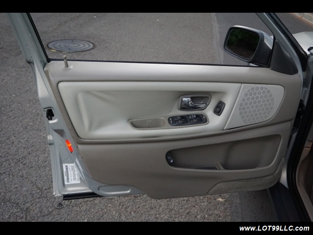 2000 Volvo V70 CROSS COUNTRY AWD SE,BRAND NEW TIRES. - Photo 9 - Milwaukie, OR 97267
