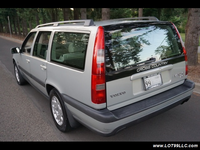 2000 Volvo V70 CROSS COUNTRY AWD SE,BRAND NEW TIRES. - Photo 8 - Milwaukie, OR 97267