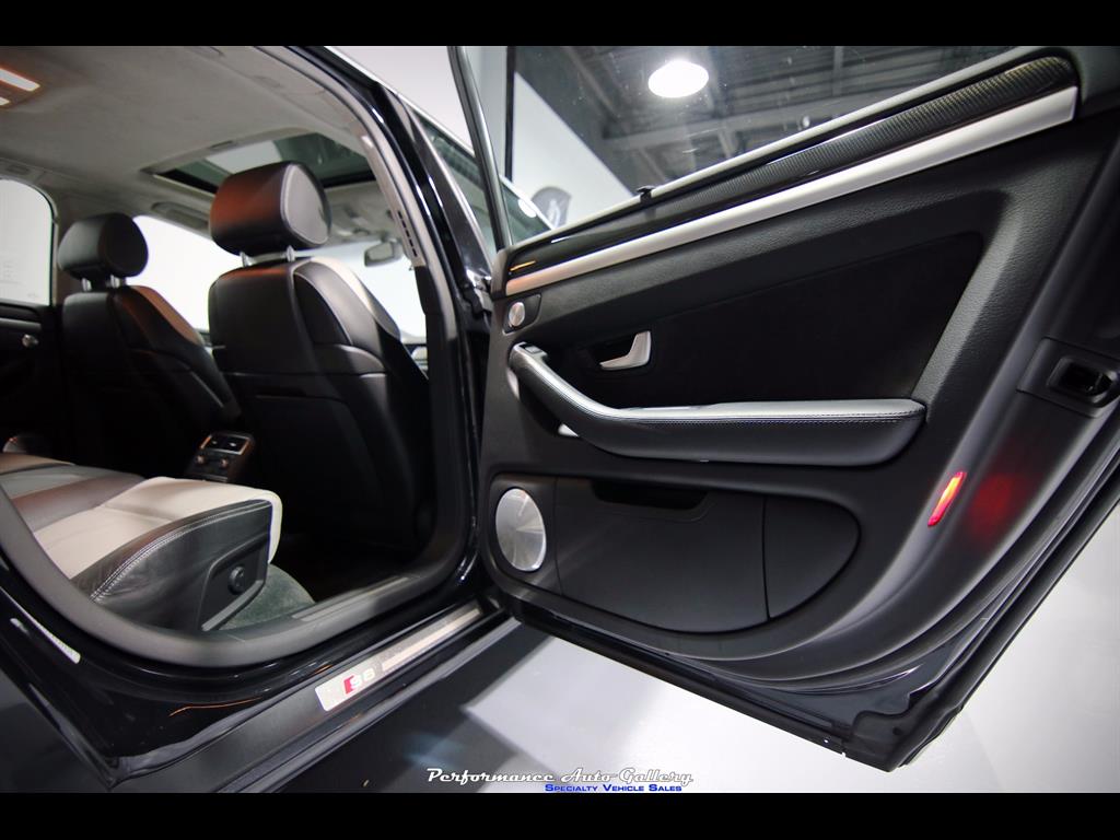 Image 8 of Audi: S8 quattro 5.2L…