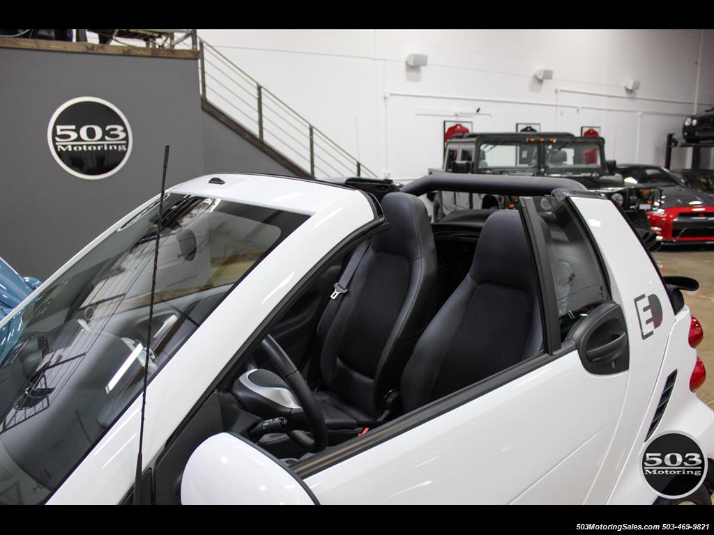 2014 Smart fortwo passion electric cabriolet; White/Black, Loaded! - Photo 10 - Beaverton, OR 97005