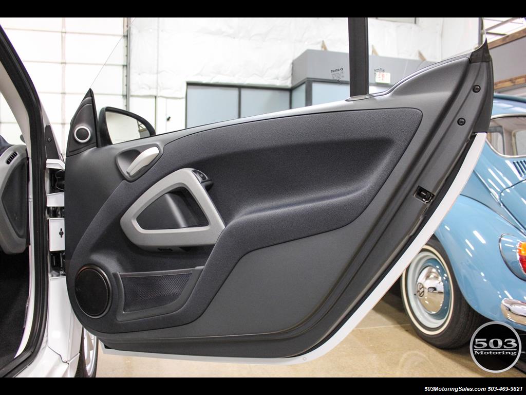 2014 Smart fortwo passion electric cabriolet; White/Black, Loaded! - Photo 42 - Beaverton, OR 97005