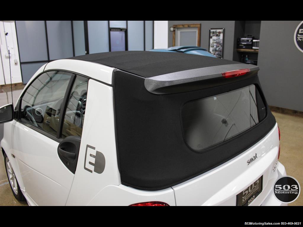 2014 Smart fortwo passion electric cabriolet; White/Black, Loaded! - Photo 21 - Beaverton, OR 97005