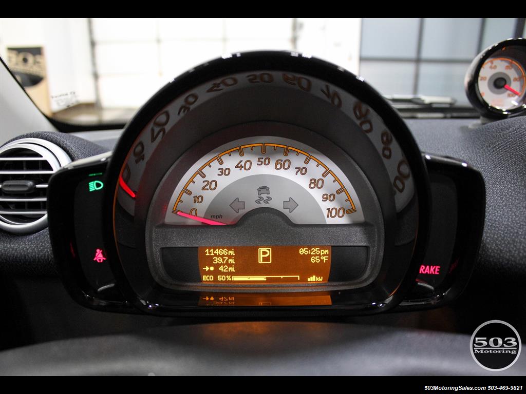 2014 Smart fortwo passion electric cabriolet; White/Black, Loaded! - Photo 31 - Beaverton, OR 97005