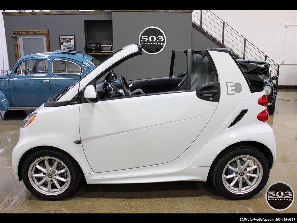 2014 Smart fortwo passion electric cabriolet; White/Black, Loaded! - Photo 11 - Beaverton, OR 97005