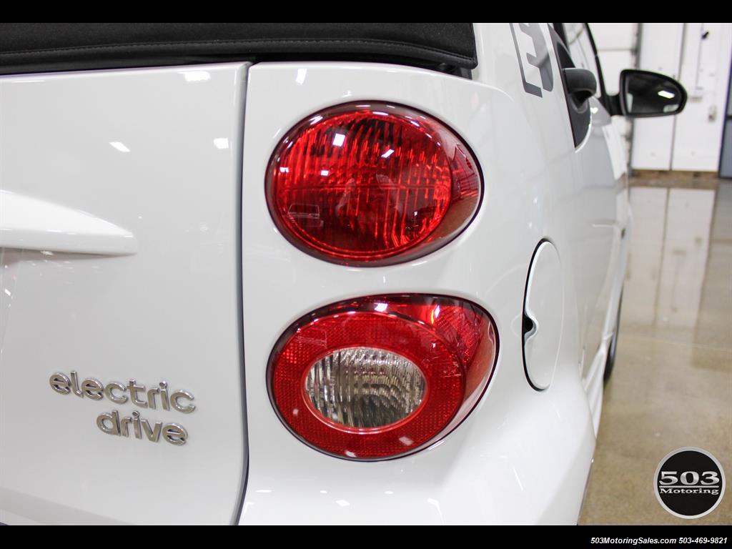 2014 Smart fortwo passion electric cabriolet; White/Black, Loaded! - Photo 19 - Beaverton, OR 97005